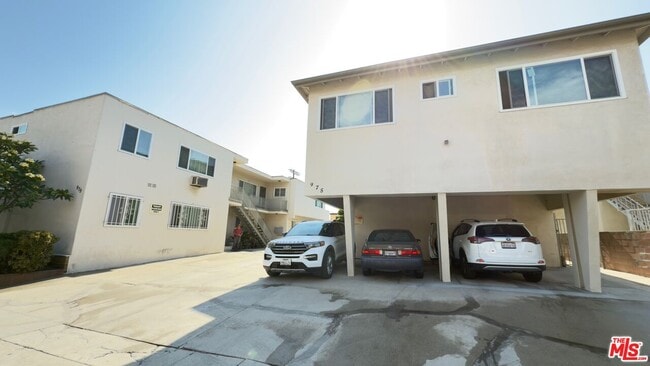 Building Photo - 975 S Kingsley Dr