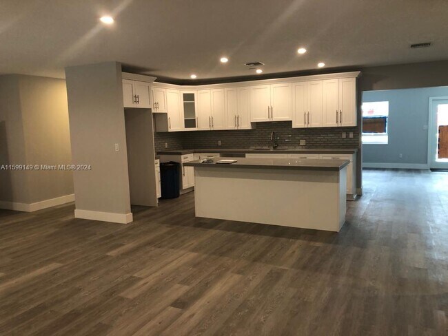 Foto del edificio - 18351 SW 202nd St