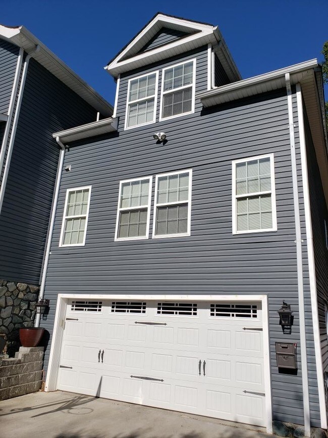 Vista desde la calle - 3117 Chestnut St NE