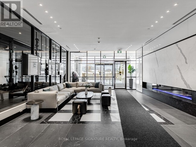 Building Photo - 1480 Bayly St