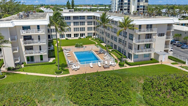 Foto del edificio - 3851 N Ocean Blvd
