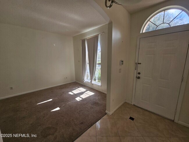 Foto del edificio - 1708 Dartmoor Ln