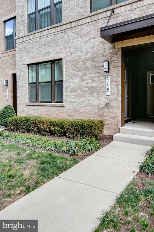 Building Photo - 20687 Heron Landing Dr