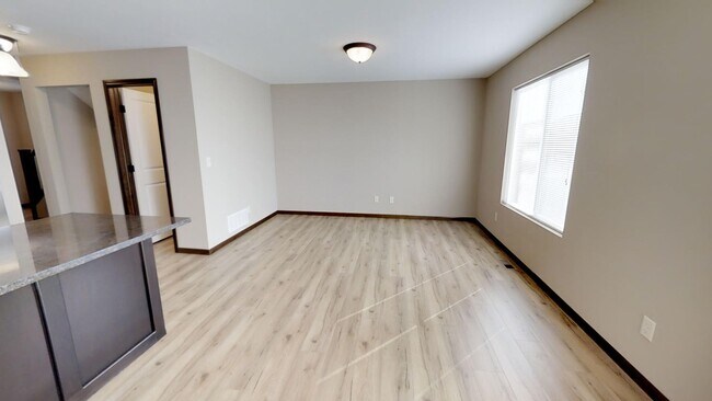 Foto del edificio - 8720 E Harry St