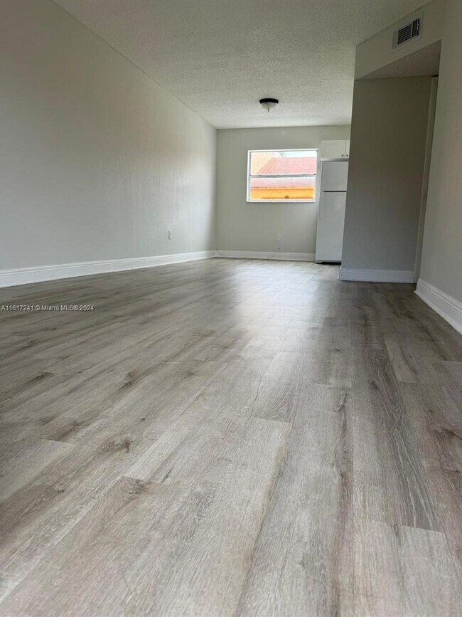 Foto del edificio - 5421 W 24th Ave
