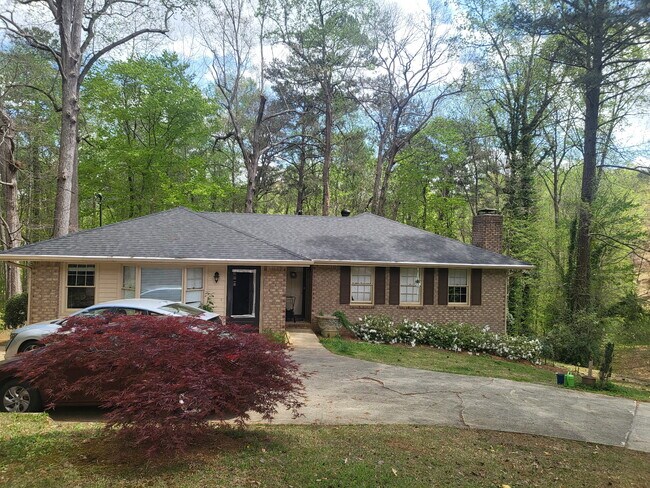 Foto del edificio - 5111 Cavalier Dr SE