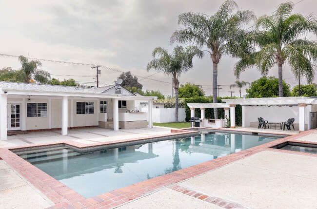 Foto del edificio - 5510 Wilbur Ave Tarzana, CA 91356