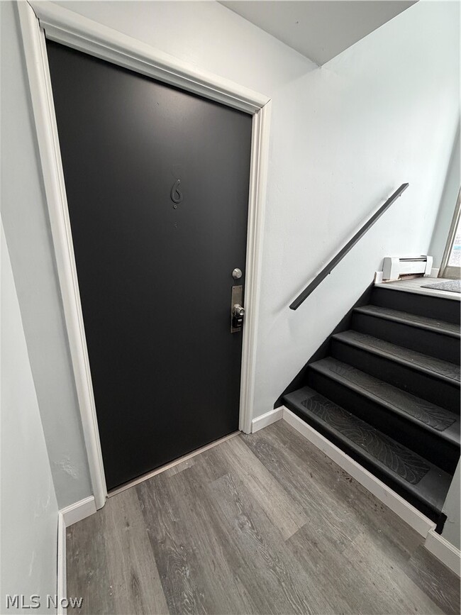 Building Photo - 27 Wayne St SE