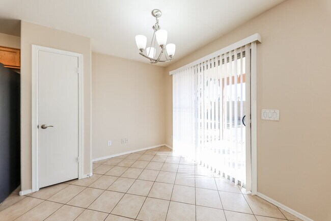 Foto del edificio - 16255 N 158th Dr