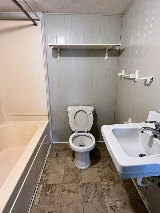 Foto del edificio - NICE CLEAN COUNTRY HOME, 3 BDRM 1.5 BA