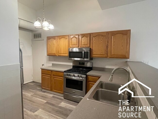 Photo - 1844 W Henderson St Townhome