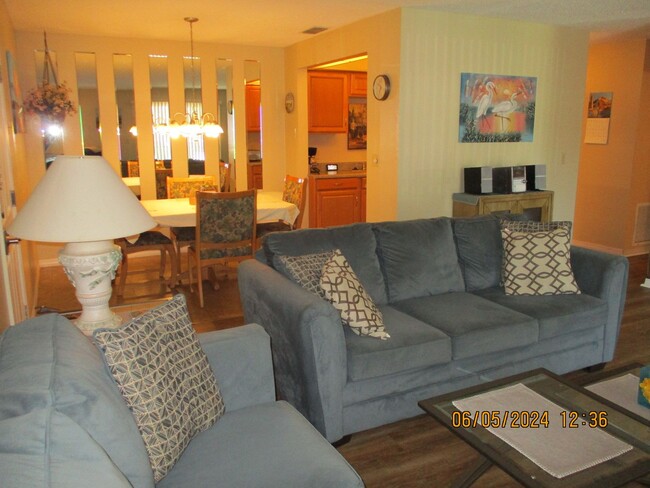 Foto del edificio - Centrally Located 2 bedroom, 2 bath, fully...