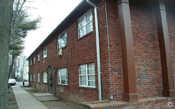 Building Photo - 40 Manning Ave