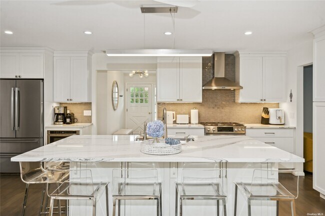 Building Photo - 25 Landing Ln