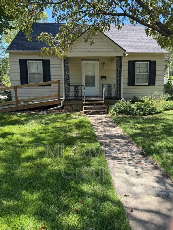 Primary Photo - 845 SW Frazier Ave