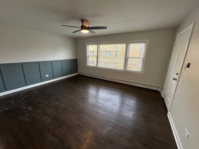 Photo - 7810 S Escanaba Ave Apartment