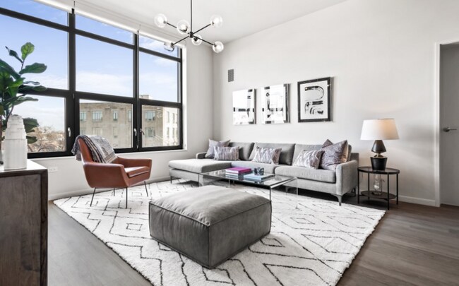 Foto del edificio - 2477 N Milwaukee Ave