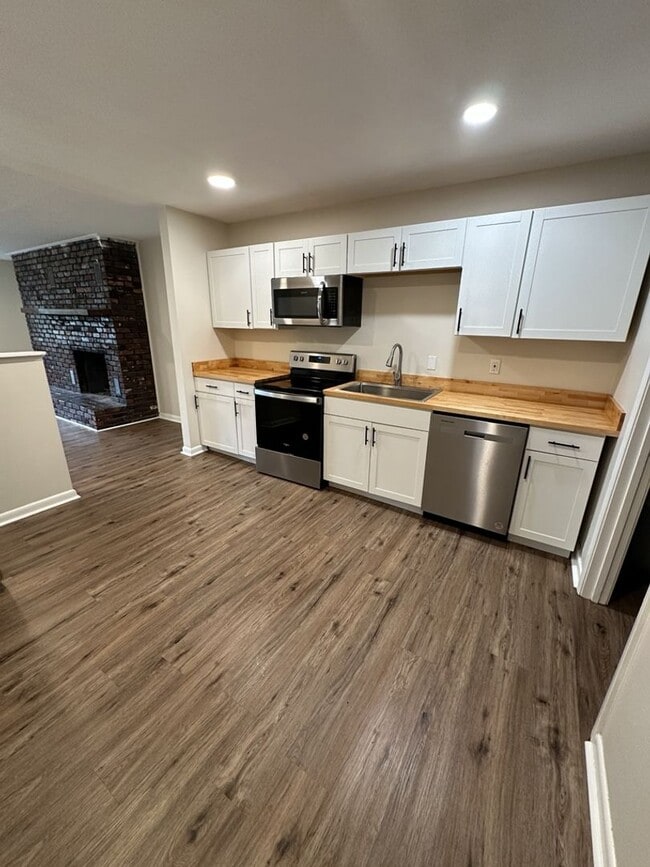 Photo - Charming Pet-Friendly 2BR Home with Off-Street Parking in Chattanooga