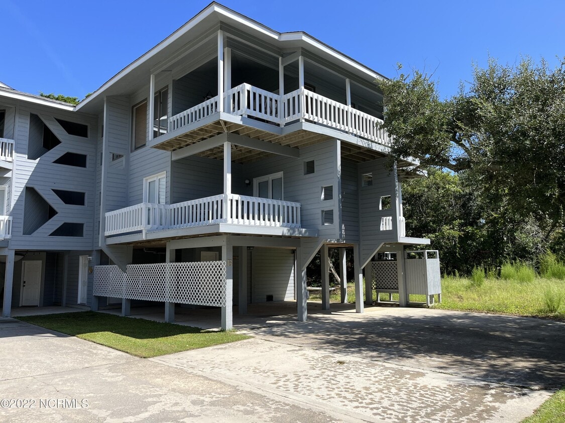 Building Photo - 406 Channel Dr