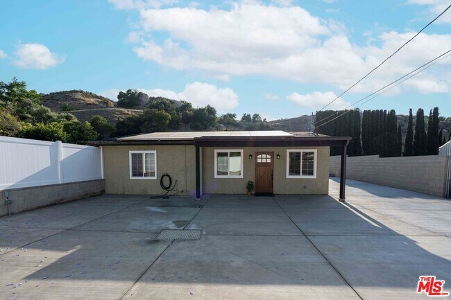 Building Photo - 9701 Wheatland Ave