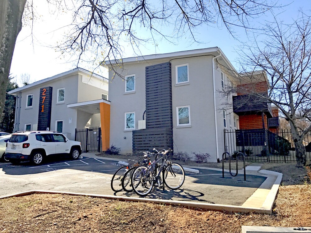 Foto principal - 271 Glen Iris Dr NE