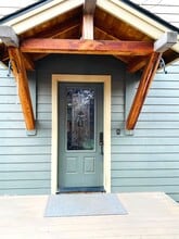 Building Photo - 555 NE Seward Ave