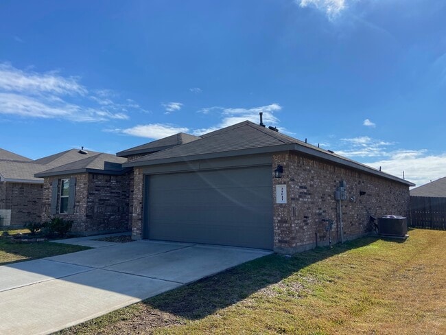 Building Photo - 21011 Bryant Maple Ct