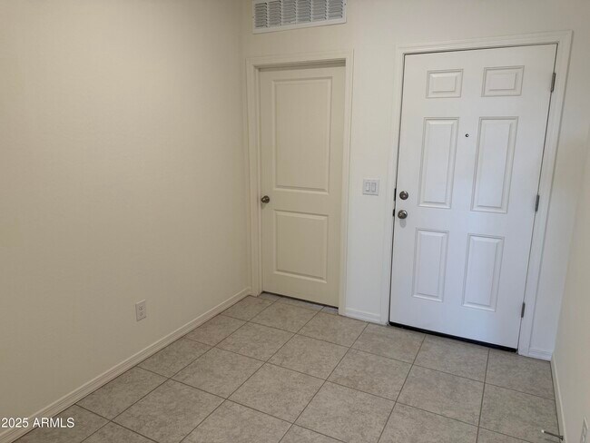 Foto del edificio - 32234 N Knauss Ln