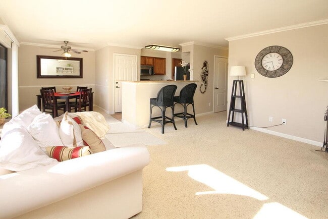 Foto del edificio - Open House Sunday December 7th 1-2pm  Beautiful Santa Cruz  Townhome in Prime Westside Location.