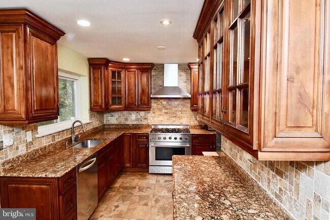 Foto del edificio - 5829 Lebanon Rd