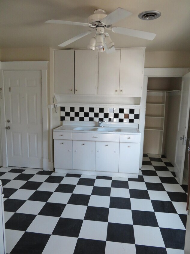 Foto principal - 516 46th St