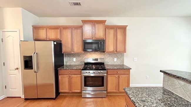 Foto del edificio - Alpharetta 4 Bedroom-3 Bathroom, Granite C...