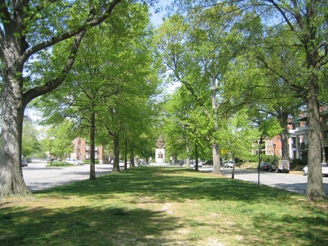 Building Photo - 3009 Monument Ave