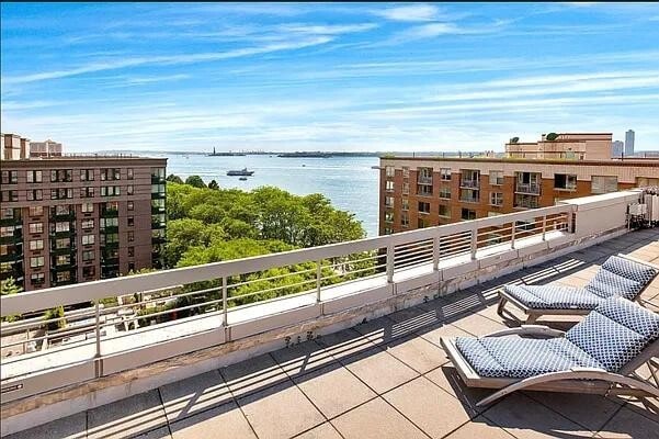 Building Photo - 2 S End Ave