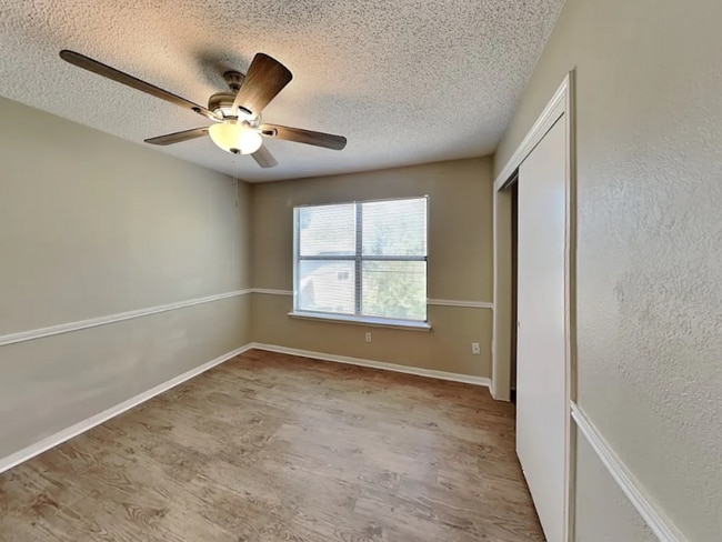 Foto del edificio - 4110 Devon Ct