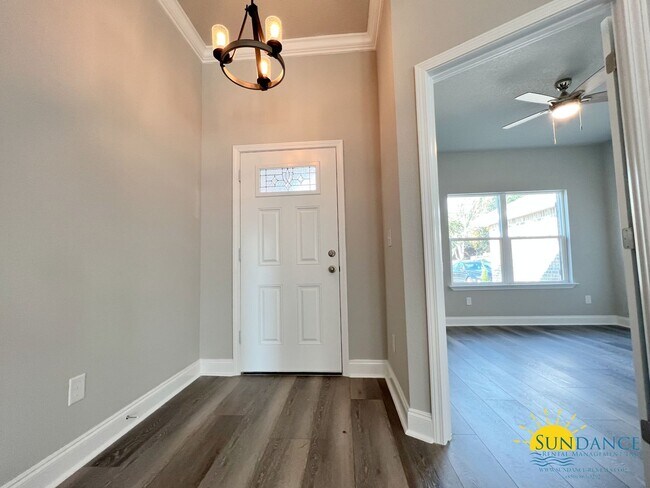 Building Photo - Spacious 4 Bedroom Home in Mary Esther!