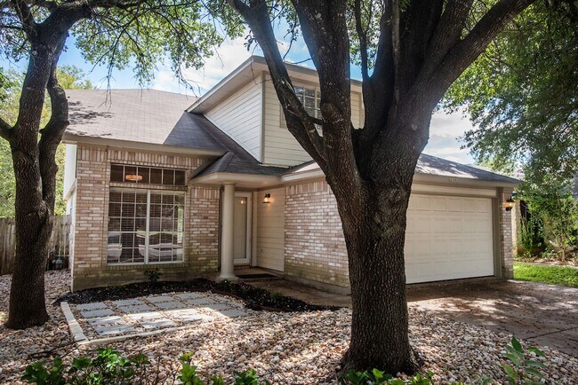 Foto del edificio - Spacious Two Story, Just Minutes to 35 and...