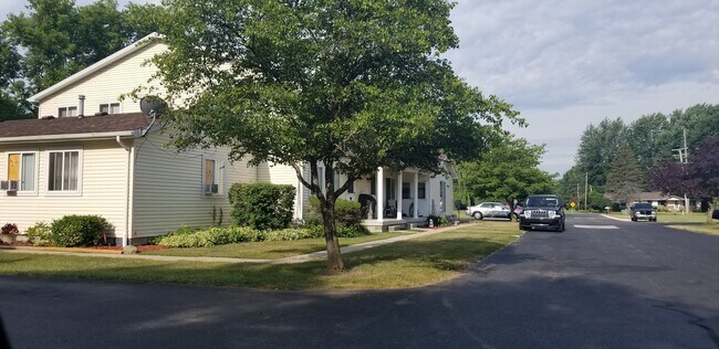 Foto del edificio - 2480 Michigan Rd
