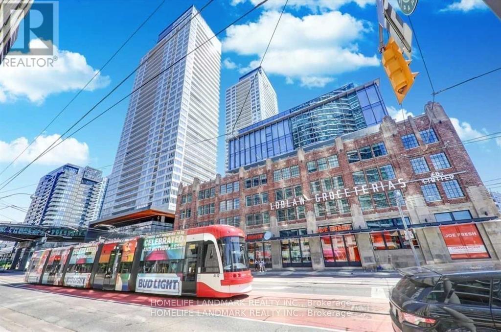 Photo principale - 19-2919 Bathurst St