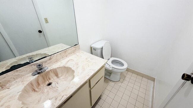Building Photo - 6475 W Oakland Park Blvd
