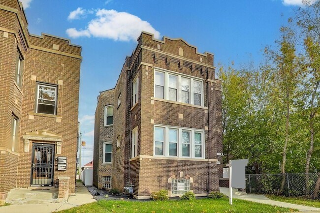 Foto del edificio - 1337 S Austin Blvd