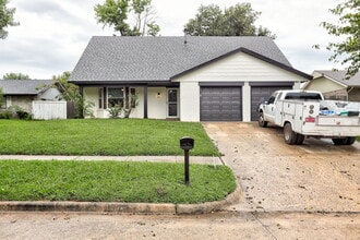 Building Photo - 1707 Ridgemont Cir