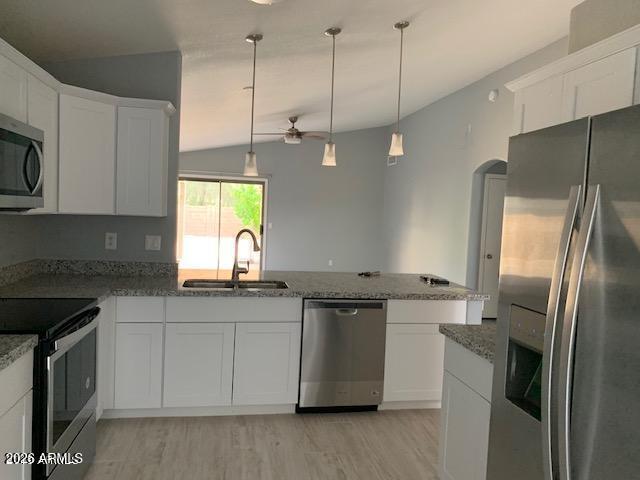 Building Photo - 6611 W Desert Hollow Dr