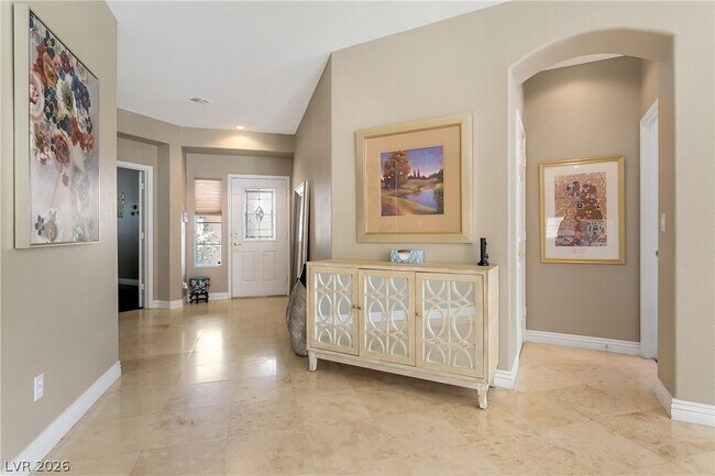 Foto del edificio - 10617 Redwood Grove Ave