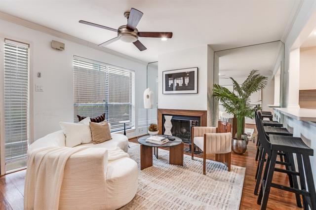 Foto del edificio - 4411 Gilbert Ave