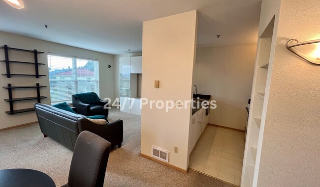 Foto del edificio - Hilltop 1BD I 1BA Condo - Nob Hill -  FREE...