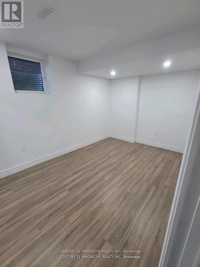 Building Photo - 1280 Amherst Gate