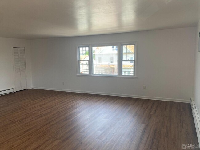 Foto del edificio - 9 Pulaski Ave