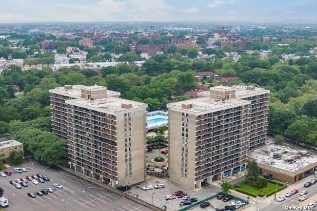 Building Photo - 150-38 Union Tpke Un