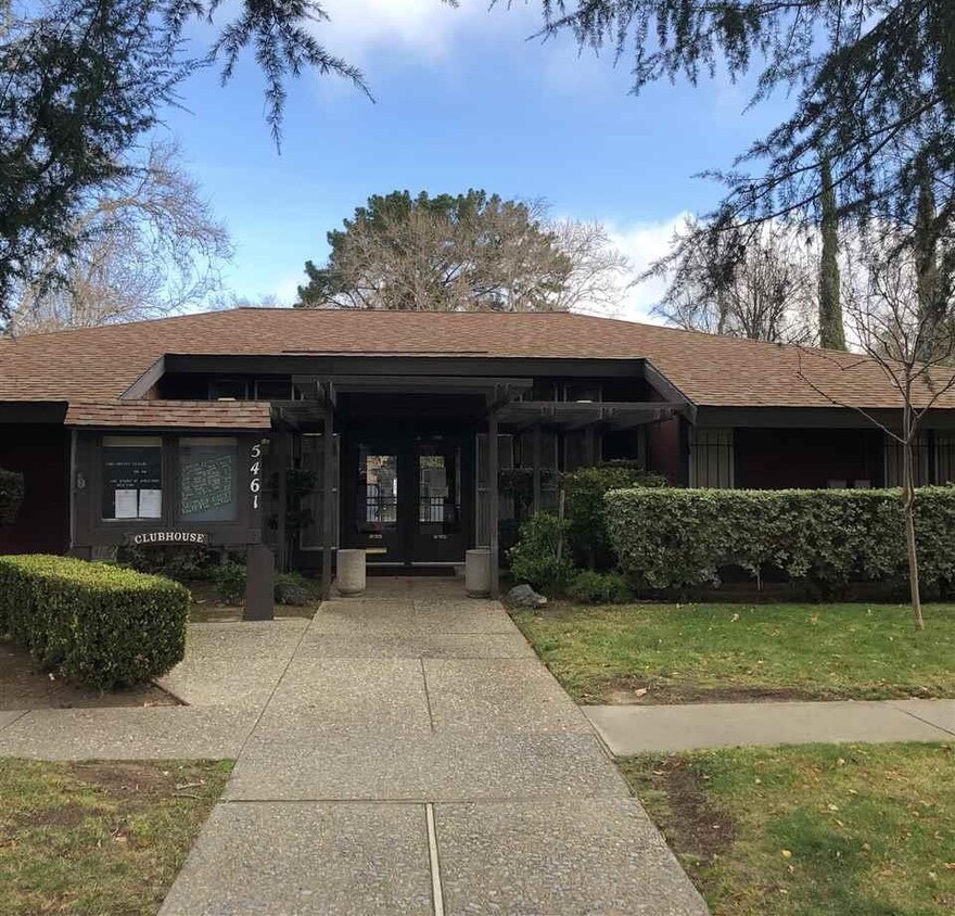 Primary Photo - 5472 Roundtree Pl